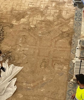 Imagen secundaria 2 - La montea descubierta bajo el pavimento del Palacio Gótico del Alcázar de Sevilla