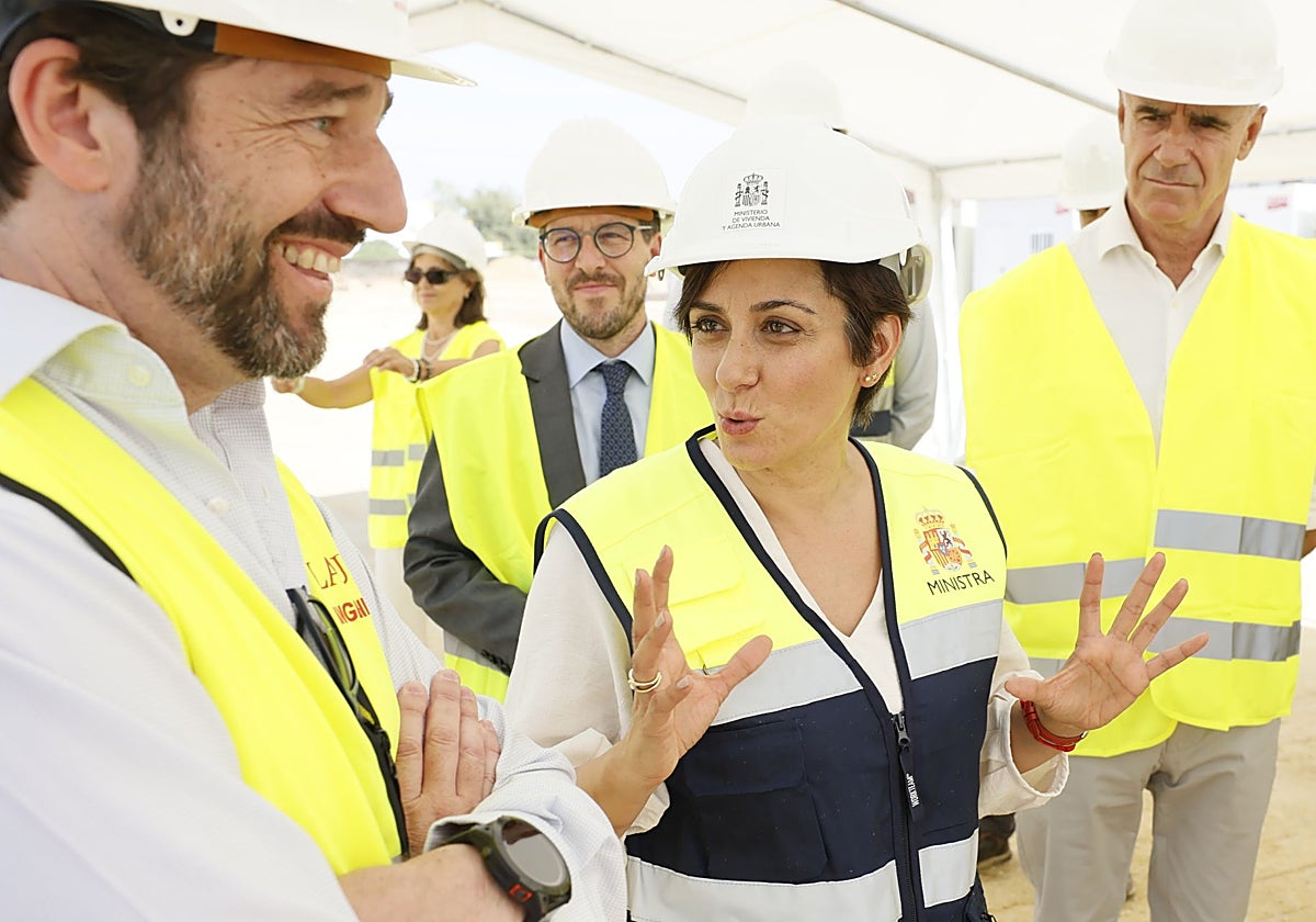 La ministra de Vivienda y Agenda Urbana, Isabel Rodríguez, en una reciente visita a Sevilla