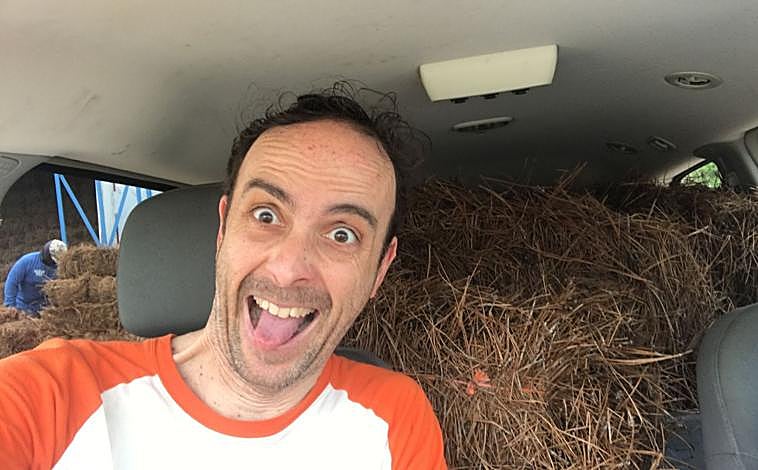 Imagen principal - Un sevillano muere atropellado en Estados Unidos y crean un crowdfunding para ayudar a sus cuatro hijos