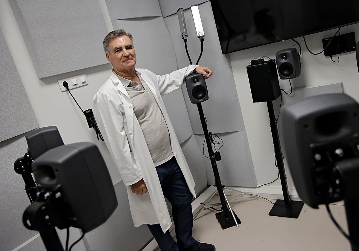 Serafín Sánchez en la unidad de OTR del Virgen Macarena de Sevilla