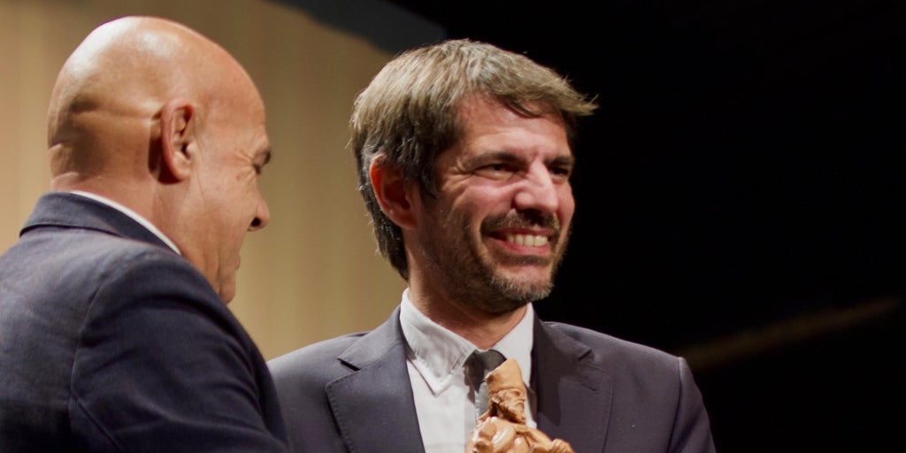 La imagen. El tío Paco y su sobrino.