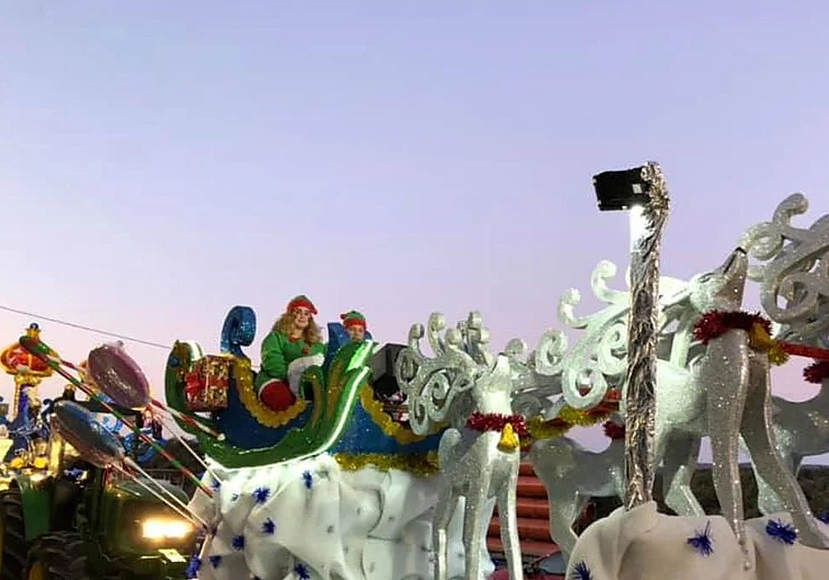 Una de las carrozas de la Cabalgata de los Reyes Magos de Real de Jara