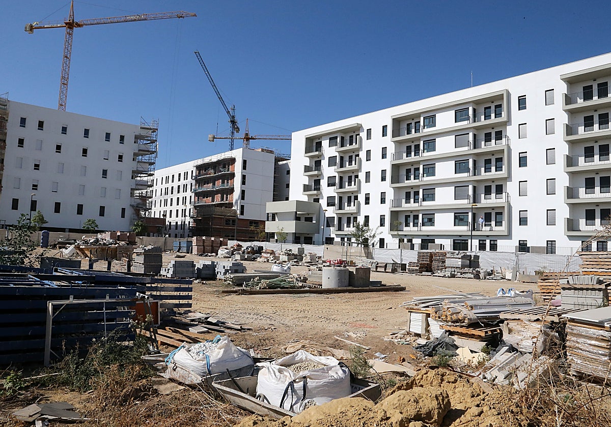 Varias de las promociones que se levantan en Palmas Altas