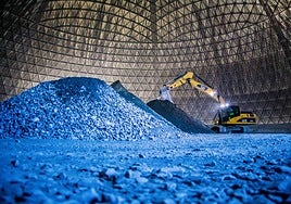 Uno de los domos, que es una zona cubierta en la que se almacenan los minerales