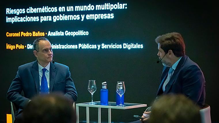 Pedro Baños e Iñigo Polo hablaron acerca del uso del ciberespacio
