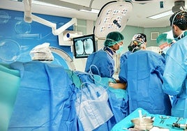 El Virgen del Rocío opera cada año a 30 niños con parálisis cerebral para mejorar su calidad de vida