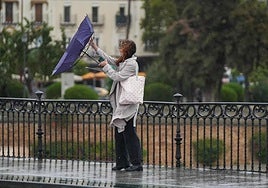 Activan el aviso amarillo por lluvias en Sevilla: hasta cuándo seguirá activa la borrasca Claudia