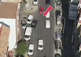 La Policía Local de San Juan de Aznalfarache multa a los coches en doble fila con un dron