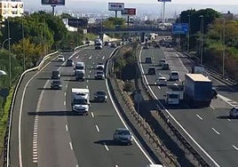 Un aparatoso accidente en la A-49 destino Camas provoca atascos kilométricos