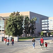 Imagen - Llegar al Bernabéu y al Metropolitano en coche se tarda el doble de tiempo que en presentarse en el estadio de la Cartuja mediante esta vía 