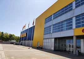 Ikea organiza una subasta de sus muebles este sábado en Sevilla: así puedes apuntarte