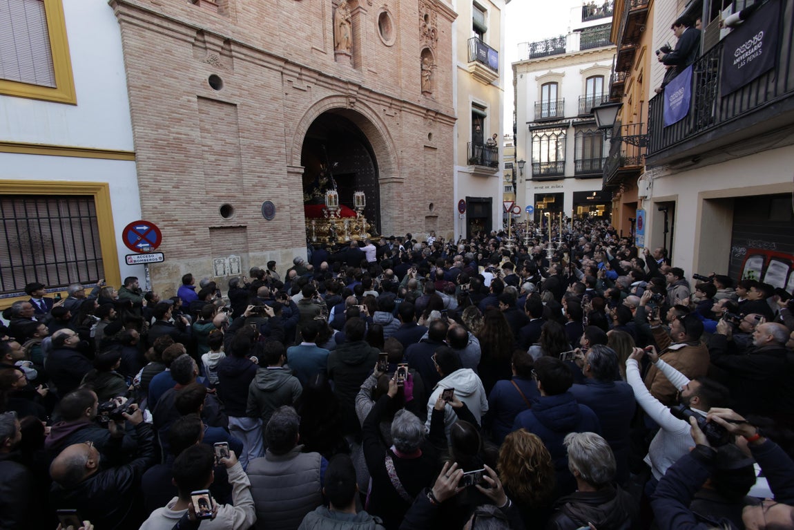 En imágenes, la salida extraordinaria del Señor de las Penas