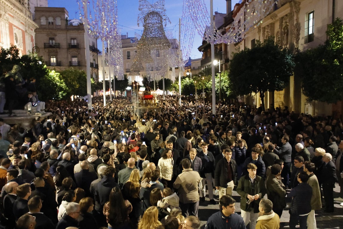 En imágenes, la salida extraordinaria del Señor de las Penas