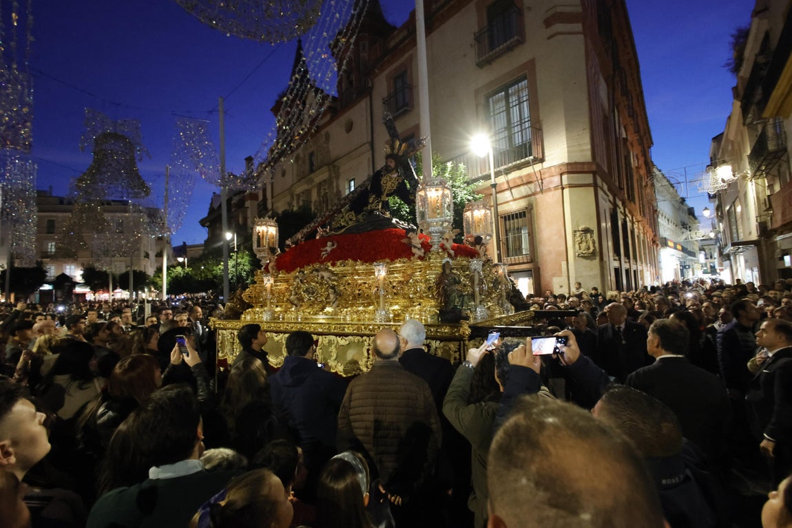 En imágenes, la salida extraordinaria del Señor de las Penas