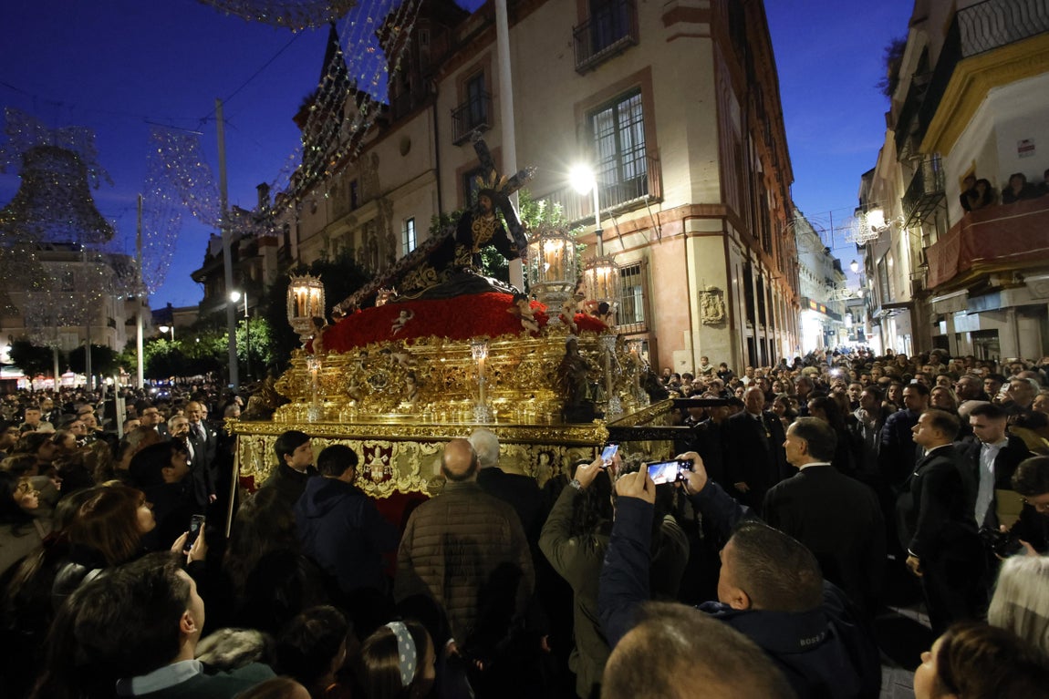 En imágenes, la salida extraordinaria del Señor de las Penas