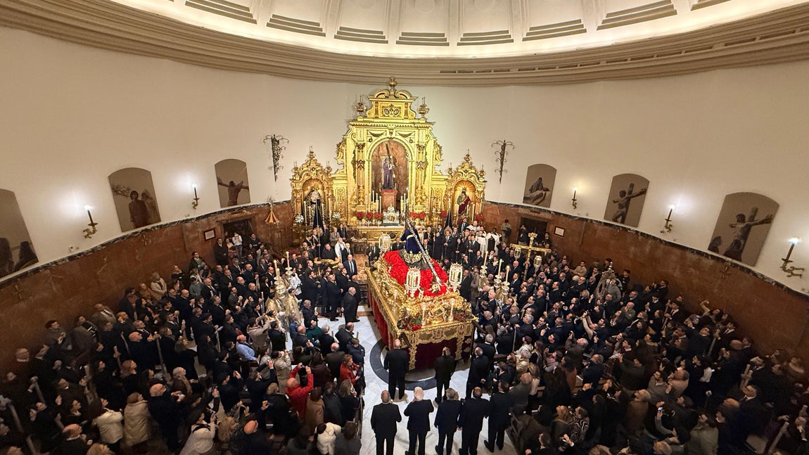 En imágenes, la salida extraordinaria del Señor de las Penas