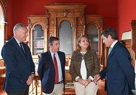 Los párrocos del Polígono Sur, el doctor Rodríguez Baño y la diseñadora Carmen Maza, premios 'En portada' 2025