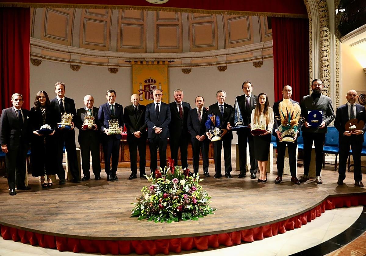 Momento final del acto de proclamación de los Reyes Magos de la Cabalgata de Sevilla 2026
