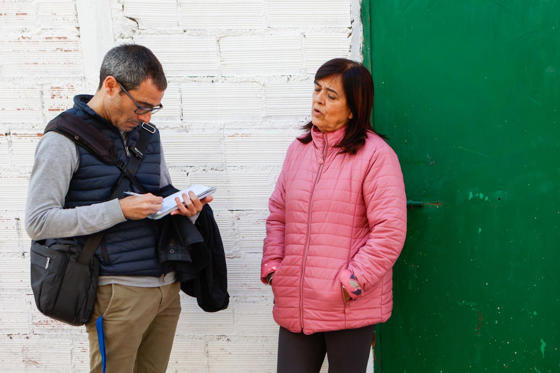 Viaje al pueblo sevillano de Paqui, la mujer de Santos Cerdán, en imágenes
