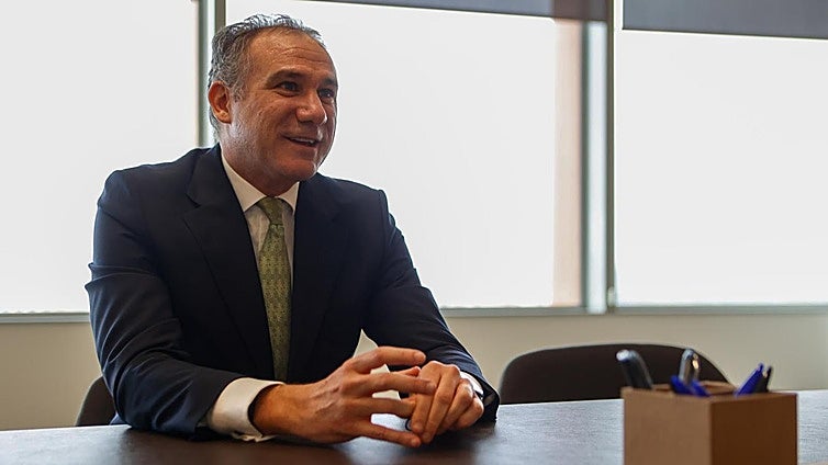 José Moya Yoldi , abogado, socio director de Cuatrecasas en Sevilla: «No hemos instruido a los jóvenes en valores y echo de menos la vocación y el entusiasmo por el trabajo»