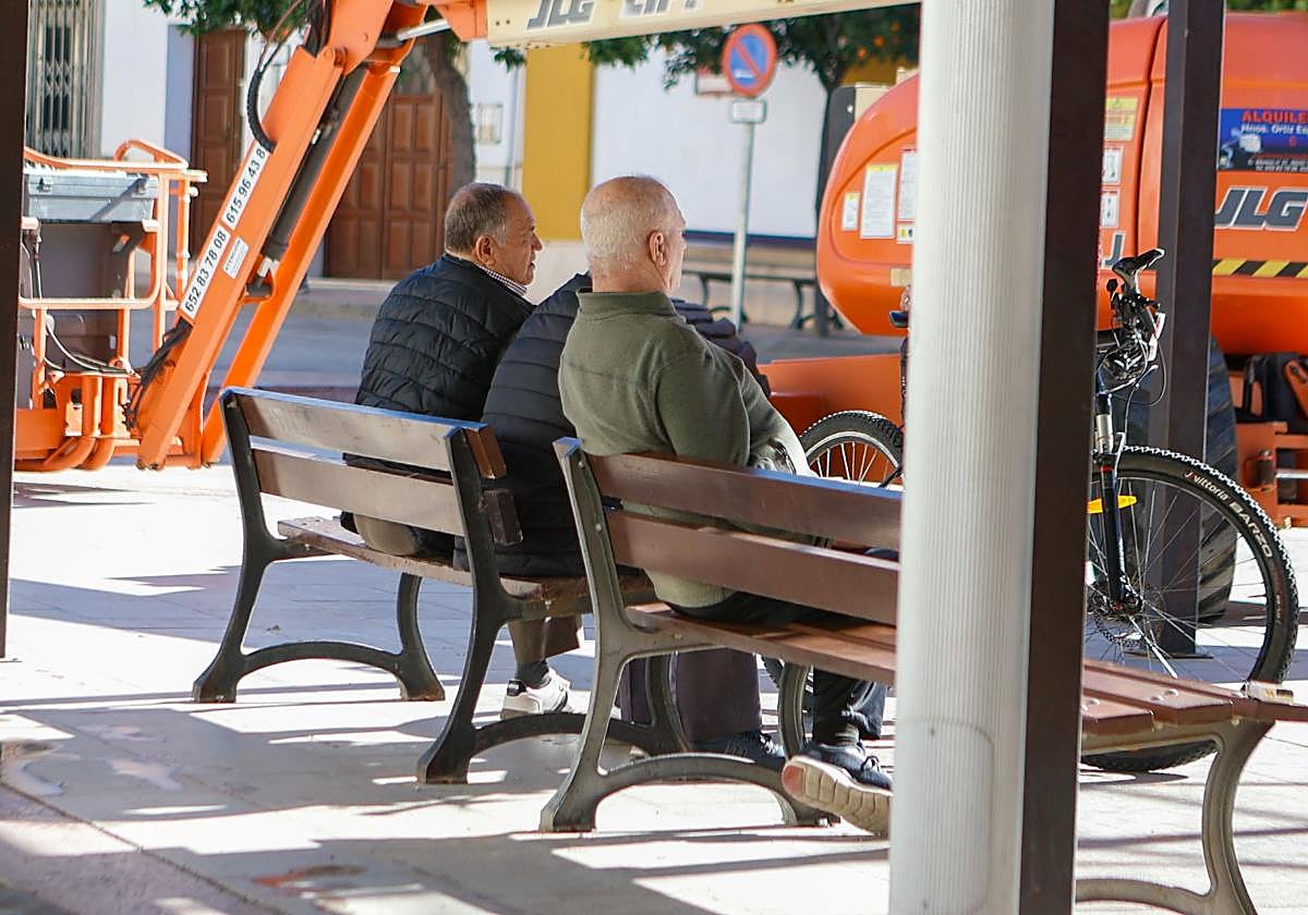 Viaje al pueblo sevillano de Paqui, la mujer de Santos Cerdán, en imágenes