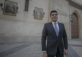 Carlos de Paz, candidato a hermano mayor de los Gitanos