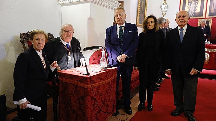 Buenas Letras rinde un emotivo homenaje a Enrique Valdivieso, el académico que amó la pintura sevillana