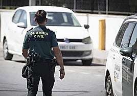 Un agente de la Guardia Civil salva la vida de un hombre tras atragantarse en un bar de Osuna
