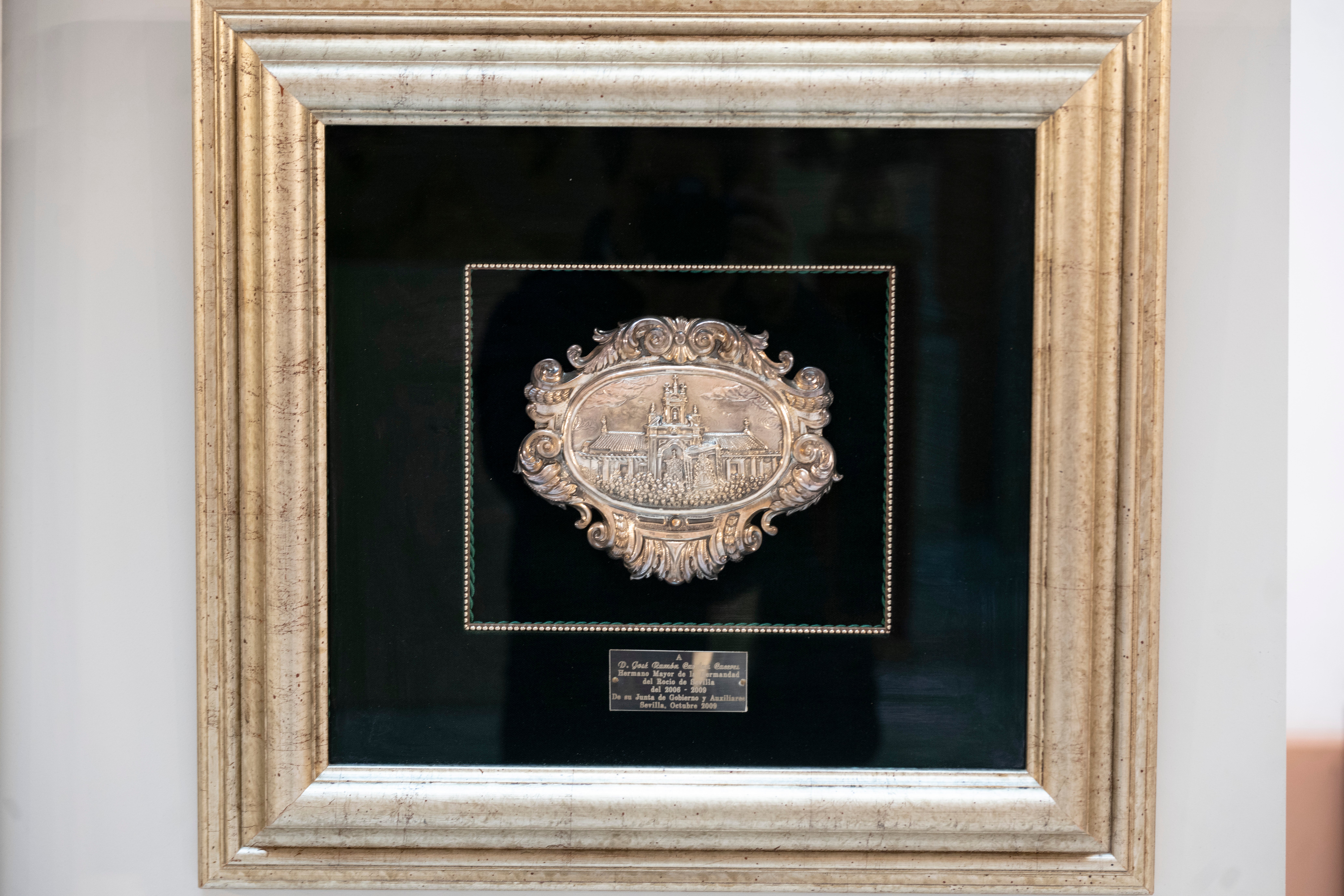 La exposición del Rocío de Sevilla en el Ayuntamiento, en imágenes