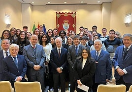 La Fundación Villacieros reparte ayudas y becas a estudiantes con escasos recursos de Sevilla