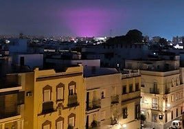 El misterioso resplandor rosa en el cielo nocturno que ha sorprendido a los sevillanos: esta es la explicación