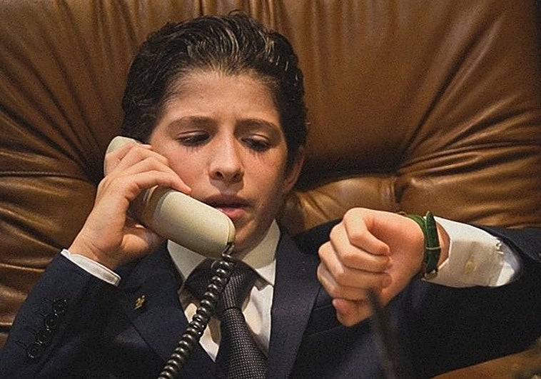 Lopera 'salva' la Navidad en Bormujos: «Necesito 800 millones de caramelos en veinticinco minutos»