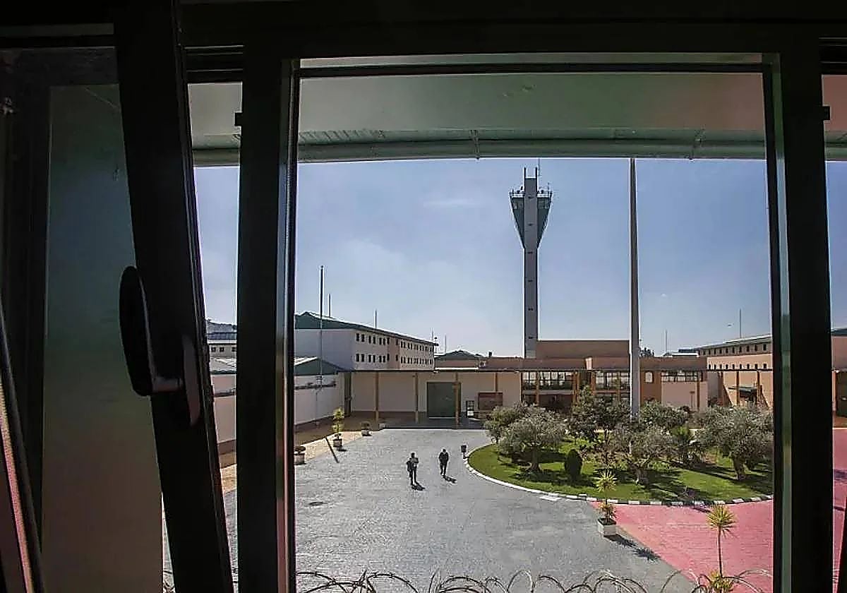 Patio de la prisión de Sevilla II, en Morón de la Frontera