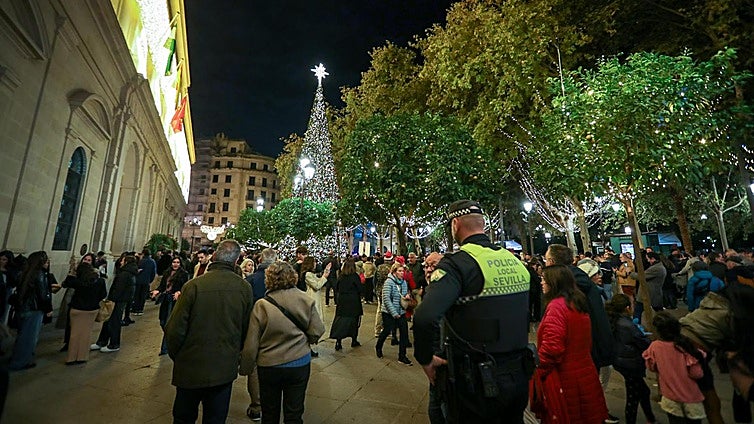 El alcalde de Sevilla se reúne este viernes con los sindicatos de la Policía Local
