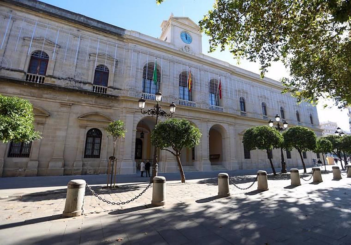 Imagen de archivo de la fachada del Ayuntamiento de Sevilla