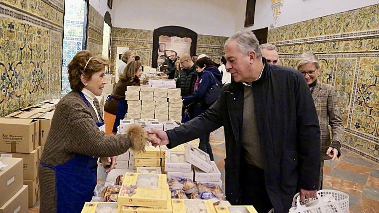 José Luis Sanz, en la muestra de dulces de conventos