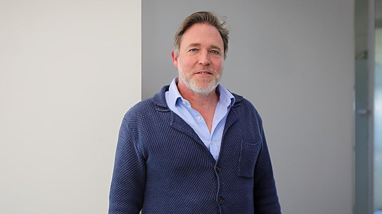 Stefan Mathesius, analista financiero alemán: «En España veo a mucho principito que se queda en casa de los padres hasta los 40 años»