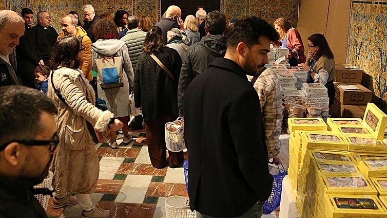 La Exposición de Dulces de Conventos agota existencias con más de 24.000 cajas vendidas a miles de sevillanos y turistas