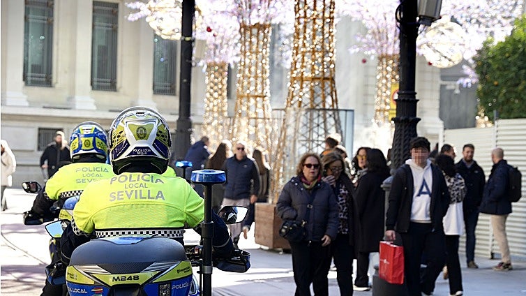 La Policía Local de Sevilla deja sin dispositivo a cuatro procesiones al faltar 82 agentes al turno matinal