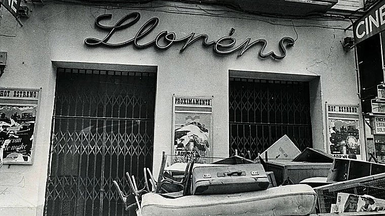 Cinema Llorens com sua famosa placa original.