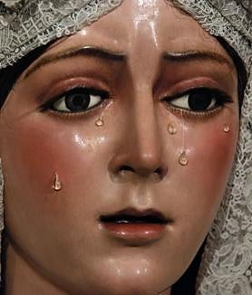 Imagen secundaria 2 - La Macarena vuelve al culto en la basílica tras la restauración