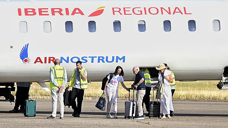 Air Nostrum organiza en Sevilla una jornada de puertas abiertas para interesados en ser azafatos