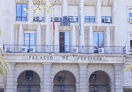 Fachada de la Audiencia de Sevilla