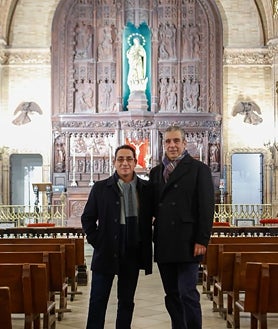 Imagem Secundária 2 - O irmão mais velho que sai e chega acompanha ABC pela Igreja do Sagrado Coração e pela Capela das Luísas.