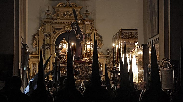 Doze sinos das confrarias de Sevilha em 2026