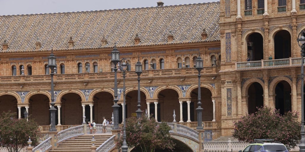 El Gobierno destina un millón de euros a restaurar los artesonados de la Puerta de Navarra y Aragón de la Plaza de España de Sevilla