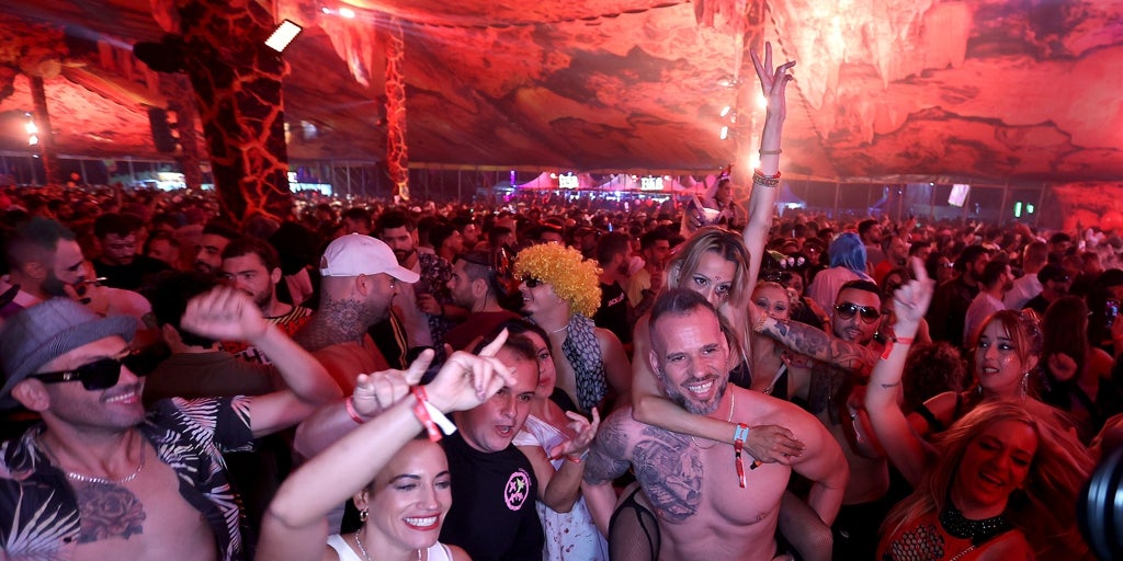 El festival 'Elrow Carnaval' se celebra este fin de semana en el Estadio de la Cartuja: entradas disponibles y precios