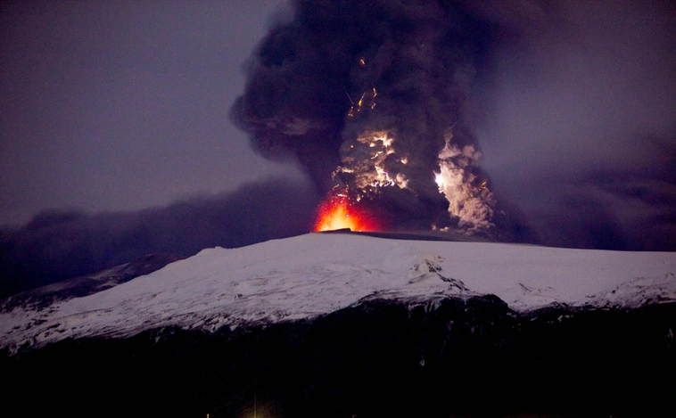 Eyjafjallajökull, el volcán de Islandia que  sembró el caos en 2010 con el cierre del espacio aéreo de media Europa