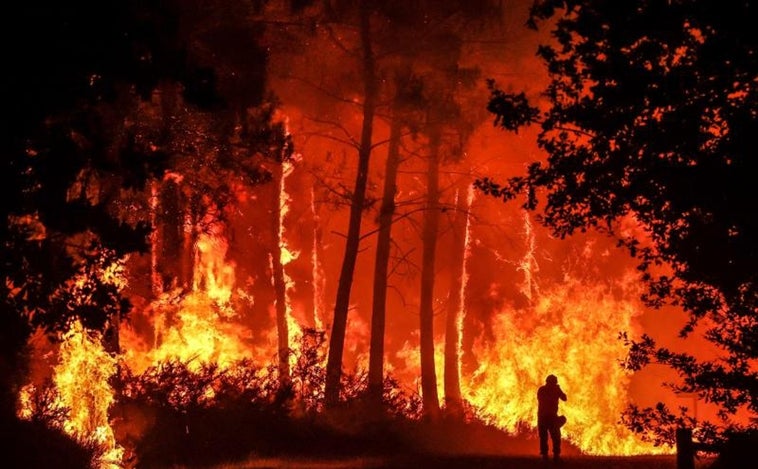 Francia recurre a la solidaridad europea para combatir una ola de incendios «monstruosos»