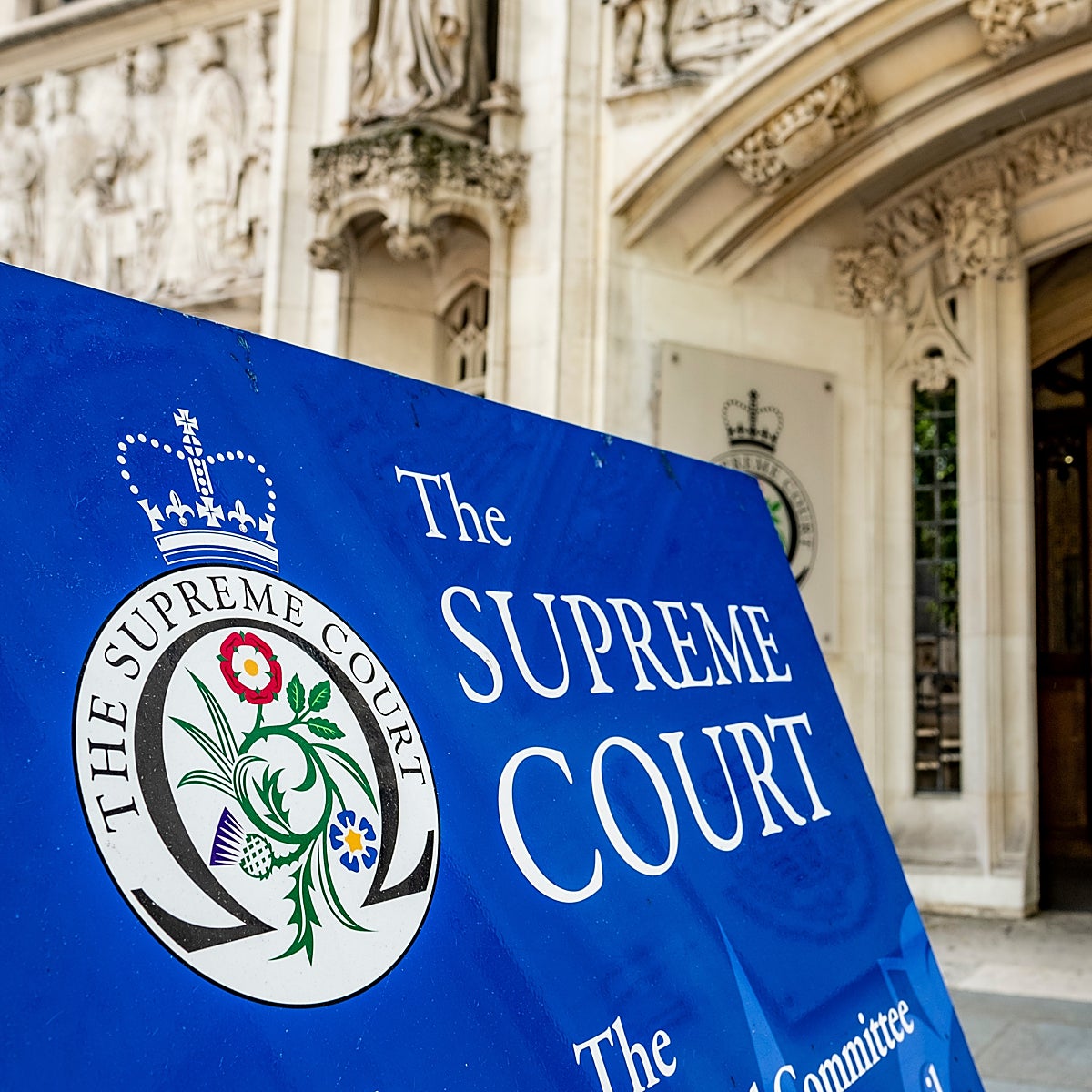 El juez que desconectó a Archie estudia quitar la ventilación a una niña con una enfermedad rara